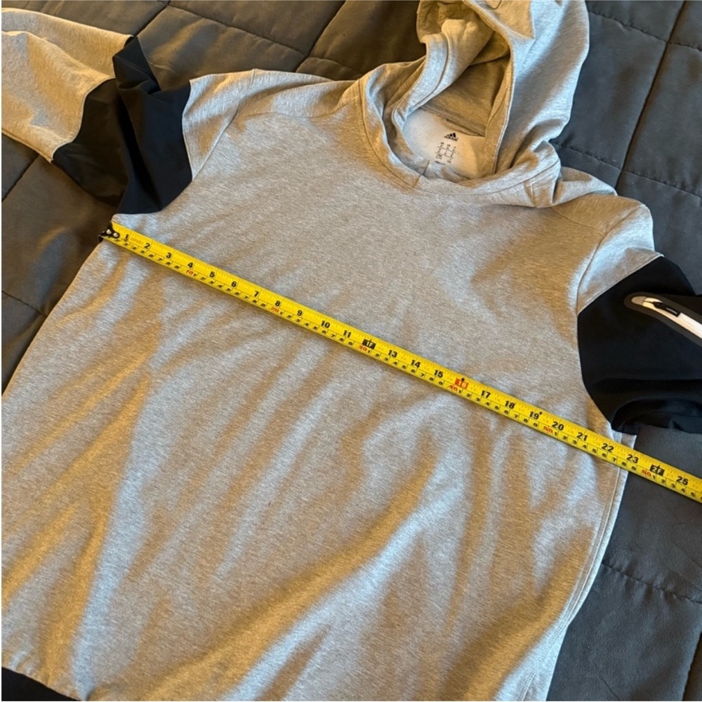 Adidas Gray Climalite Hoodie With Modern Skull ๐ On The Back NWOT - Picture 4 of 8